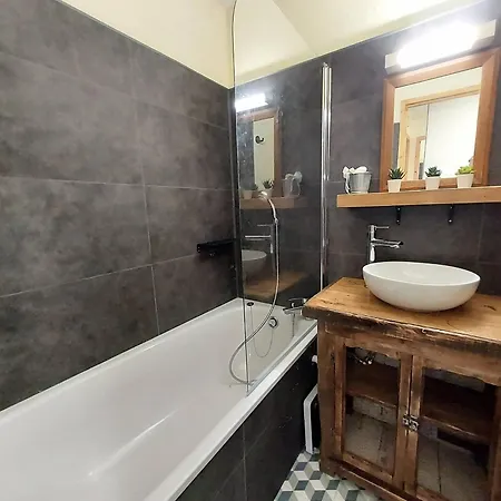 Cosy 2 Pieces A La Plagne, Proche Des Pistes - Fr-1-353-122 * La Plagne